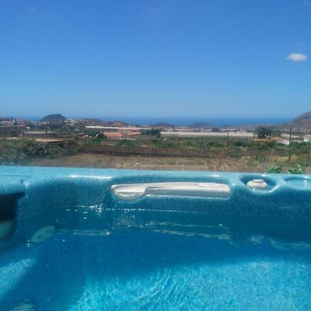 Villa Albe, Jacuzzi Con Vistas Al Mar Арона Экстерьер фото