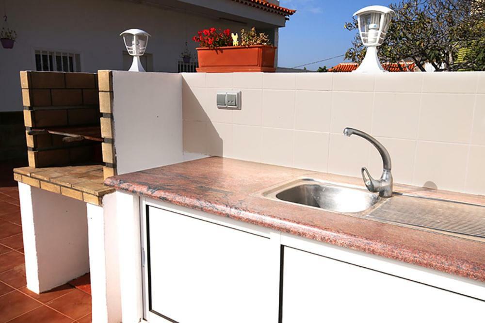 Villa Albe, Jacuzzi Con Vistas Al Mar Арона Экстерьер фото